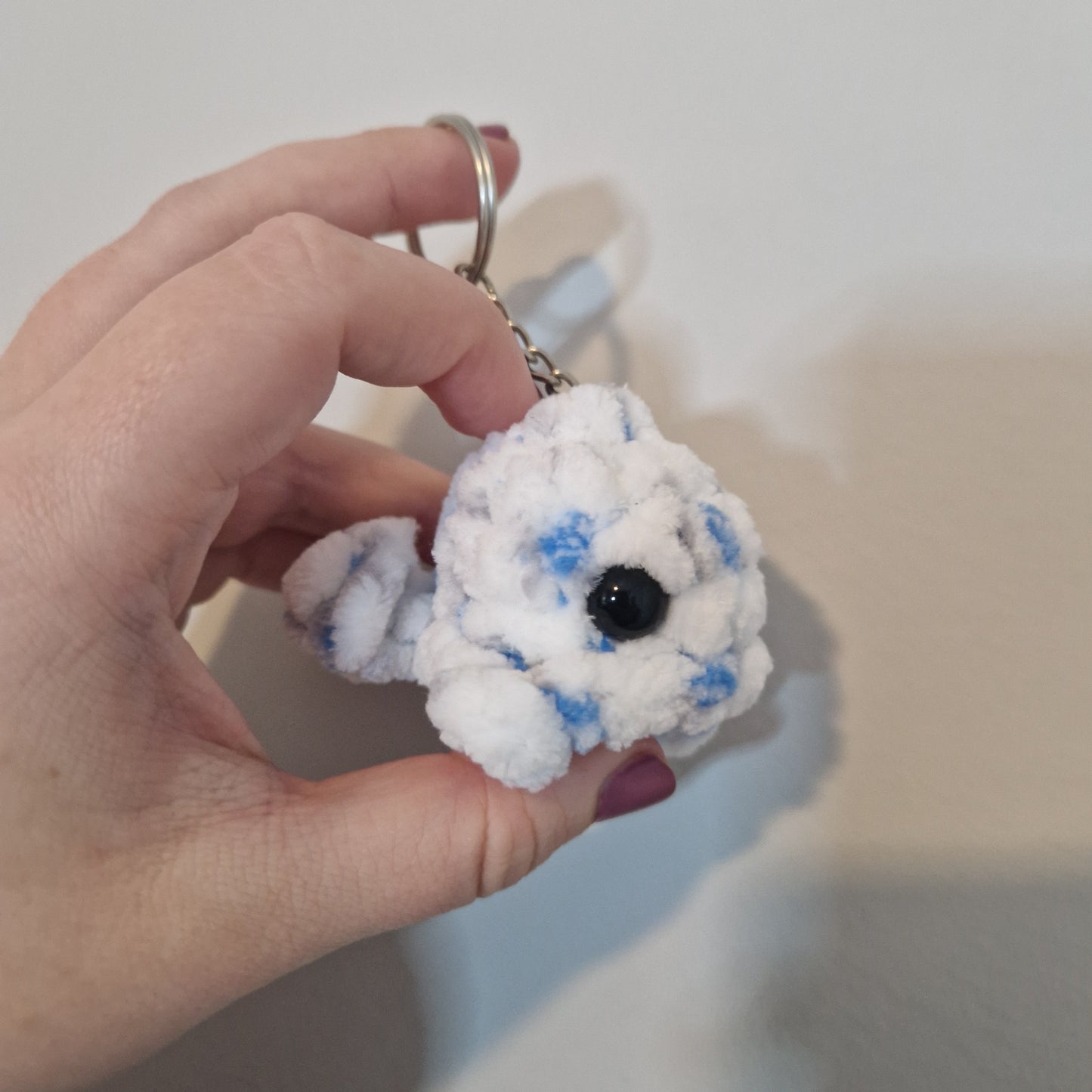 Blue and white floral mini whale chenille yarn crochet keyring