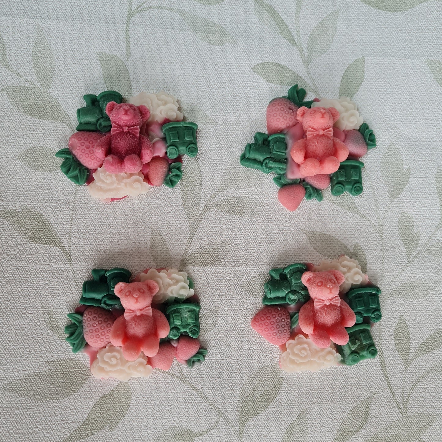 Strawberry Hugs soy wax melt