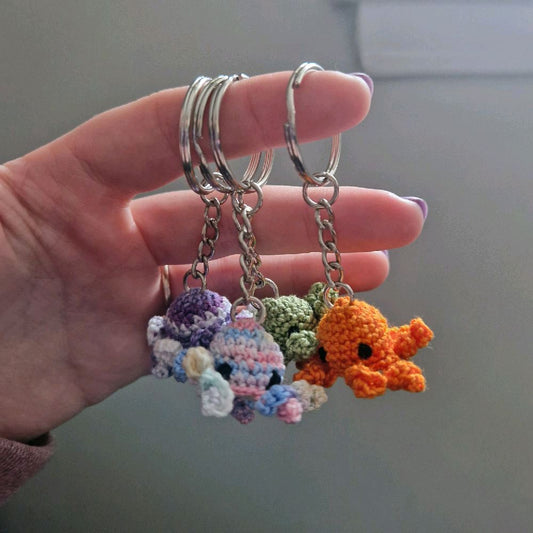 Octopus micro crochet keyring