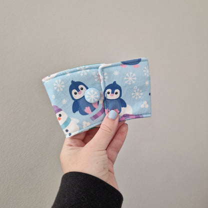 Snow penguin cup blanket for hot or cold drinks