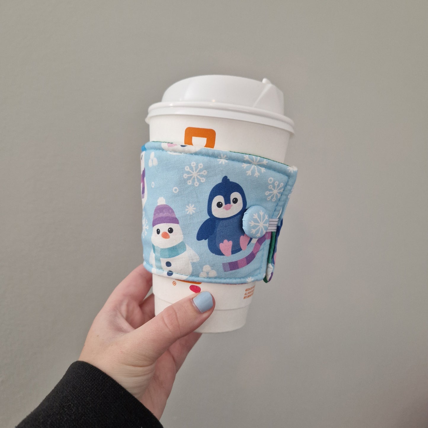 Snow penguin cup blanket for hot or cold drinks