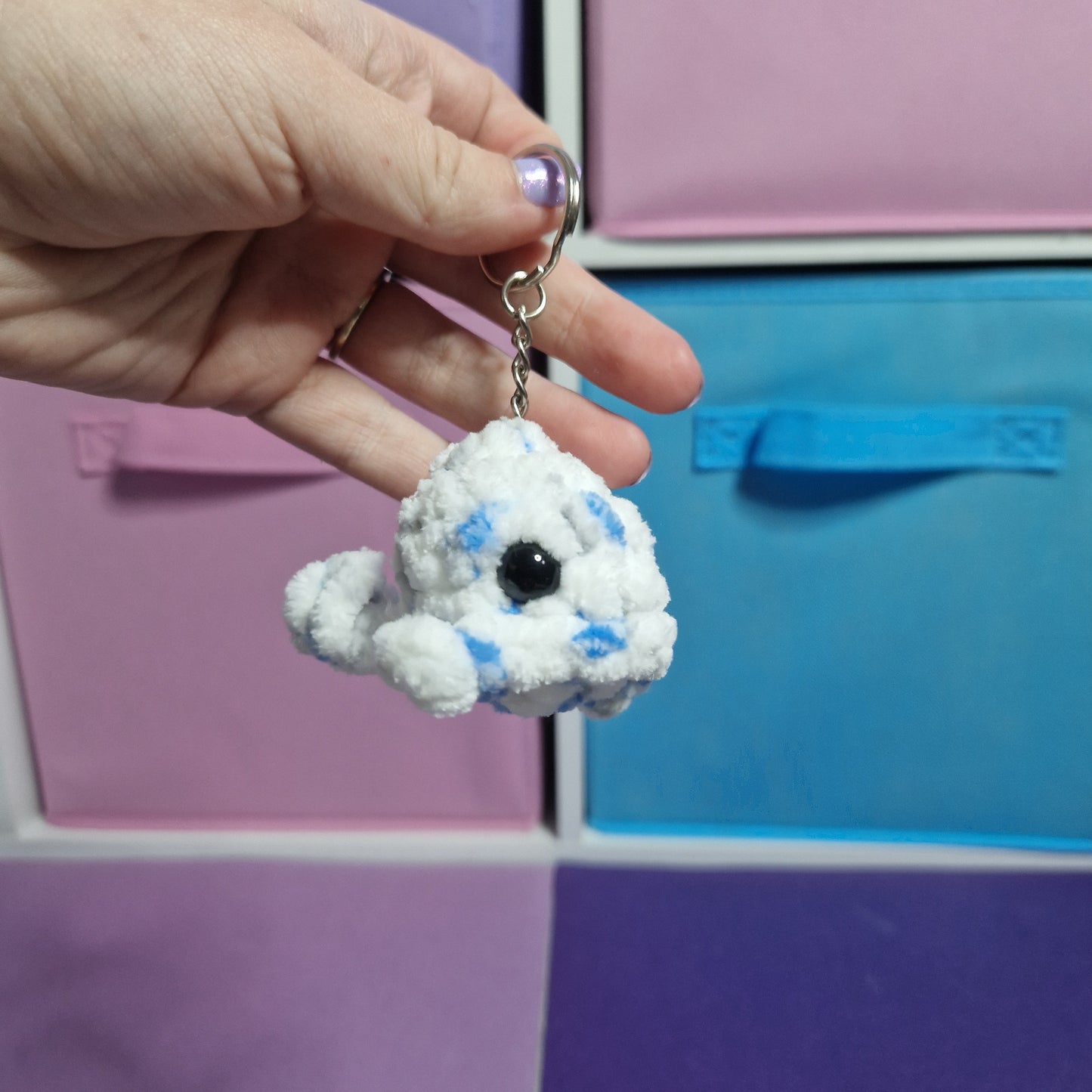 Blue and white floral mini whale chenille yarn crochet keyring