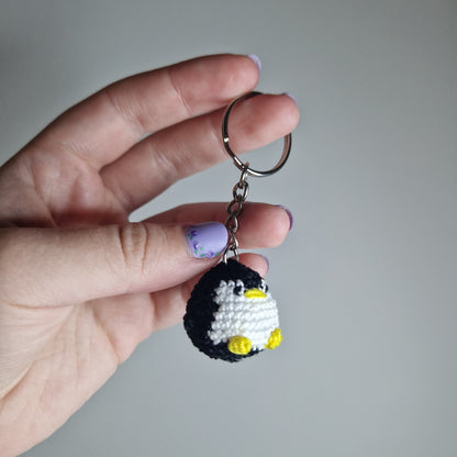 Penguin lace yarn micro crochet keyring
