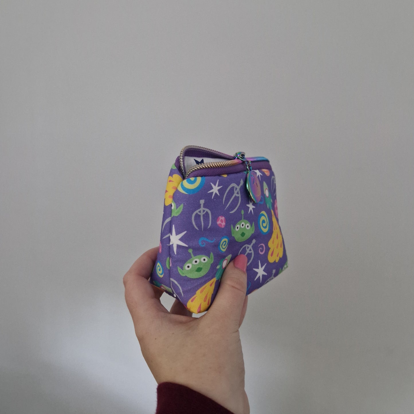 Alien mini triangle shaped pouch cosmetic bag with zipper pull