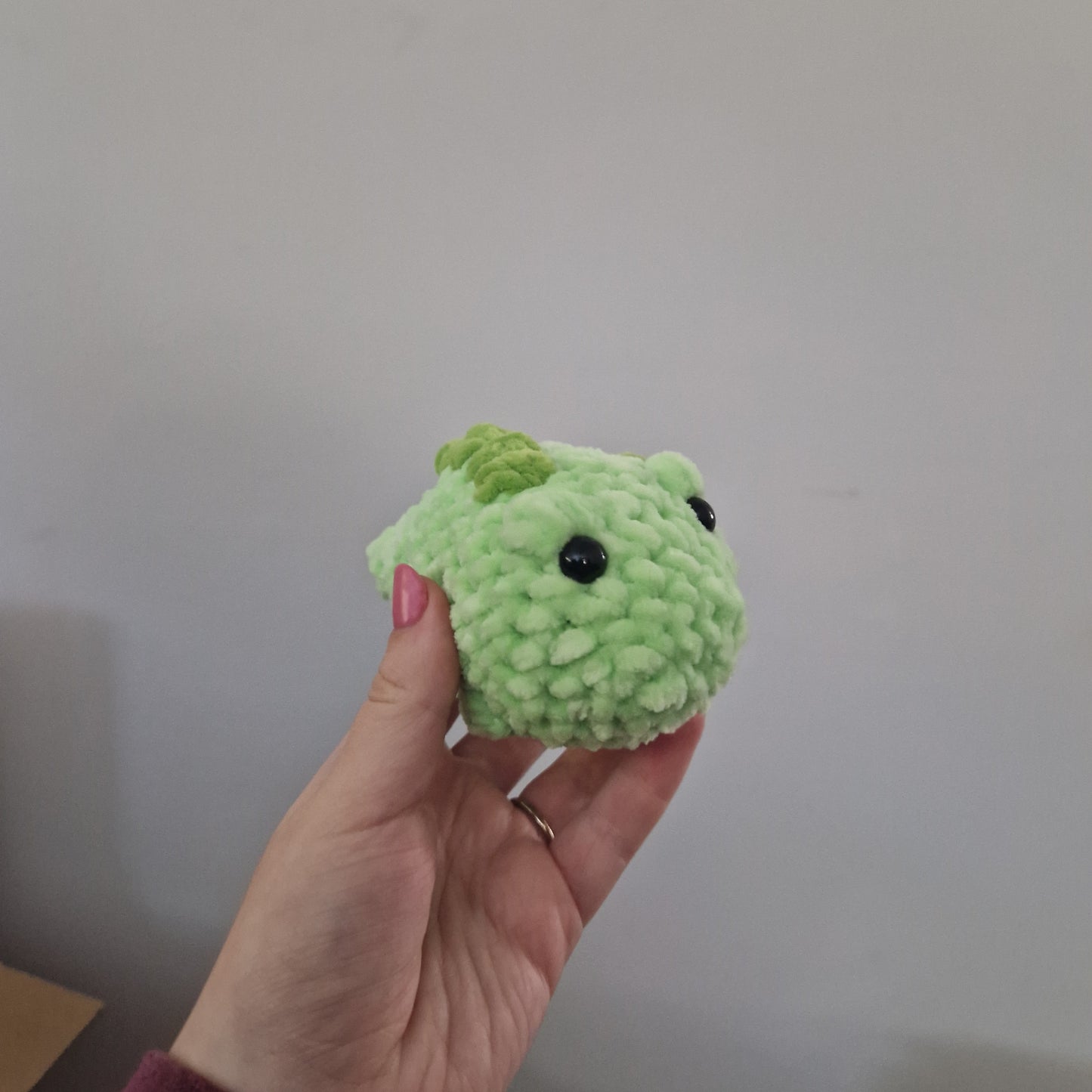 Light green alligator / crocodile crochet plushie