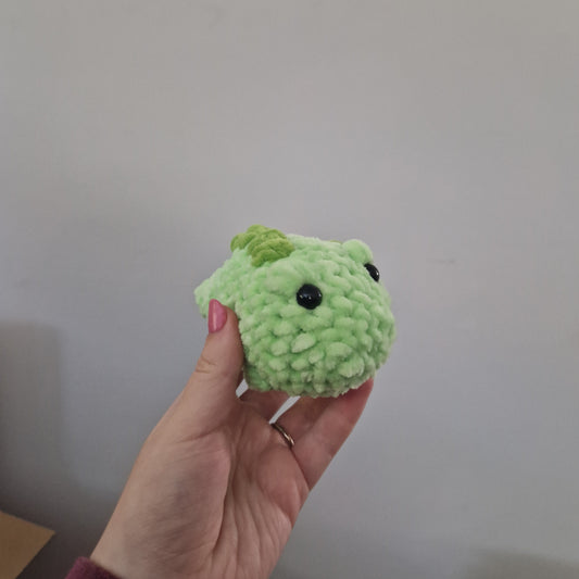 Light green alligator / crocodile crochet plushie