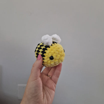 Light yellow bumble bee crochet plushie